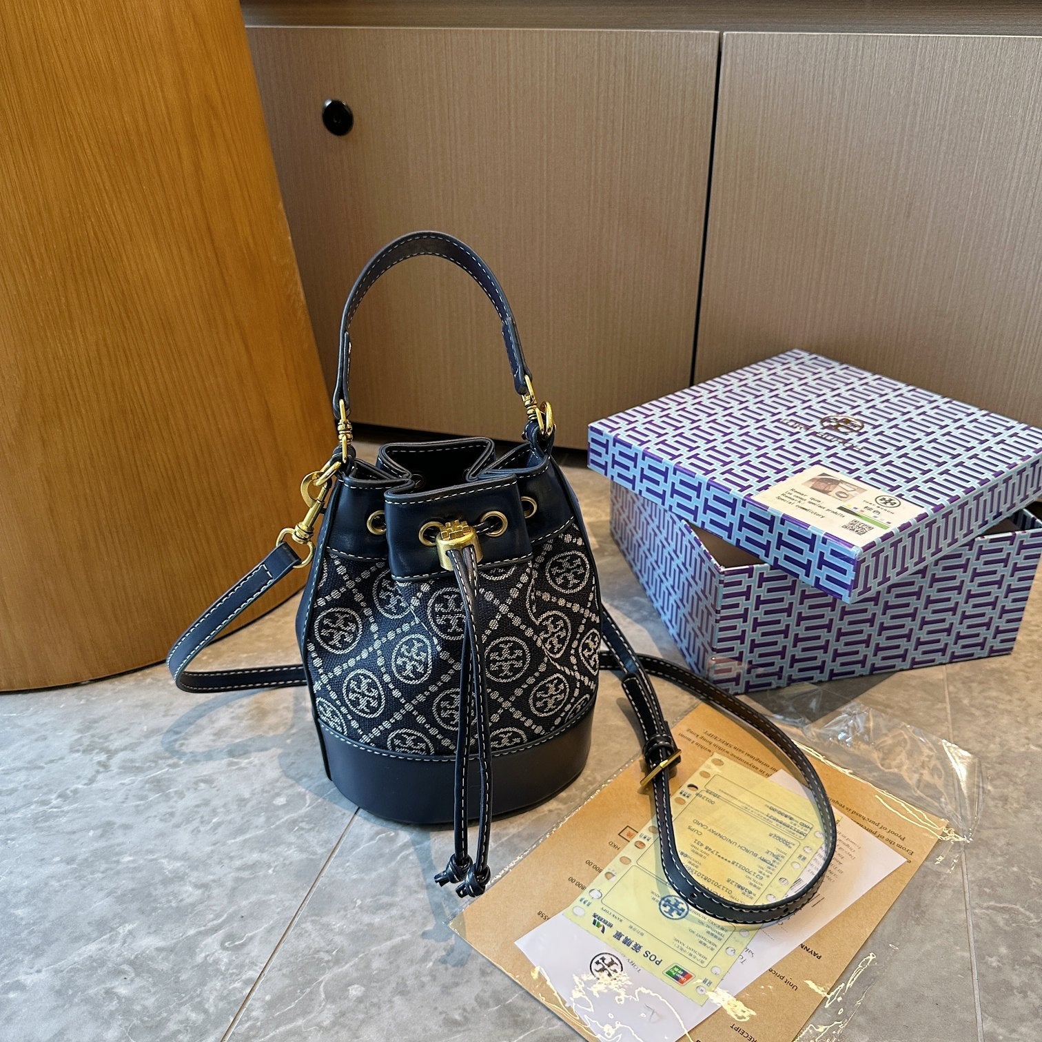 New bucket bag