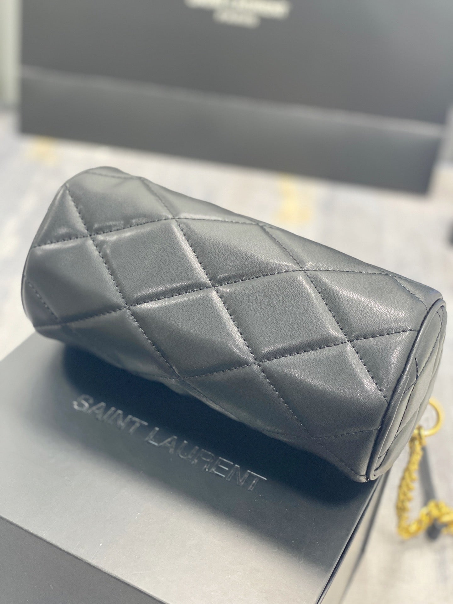 Y   Cylinder bag