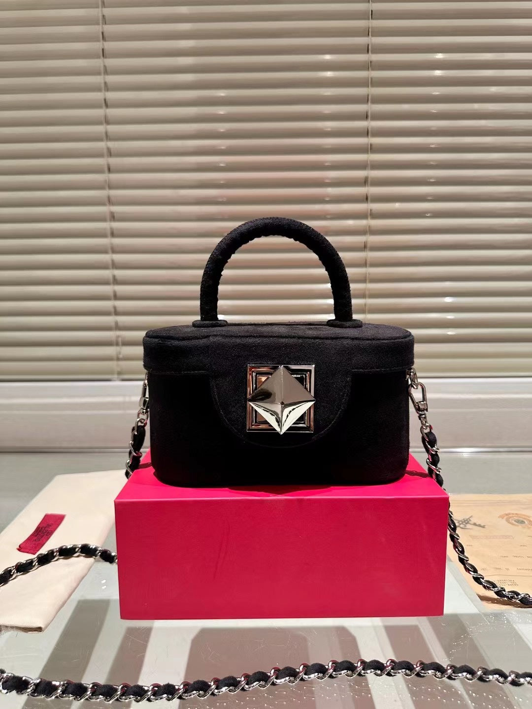 VAL* velvet bag