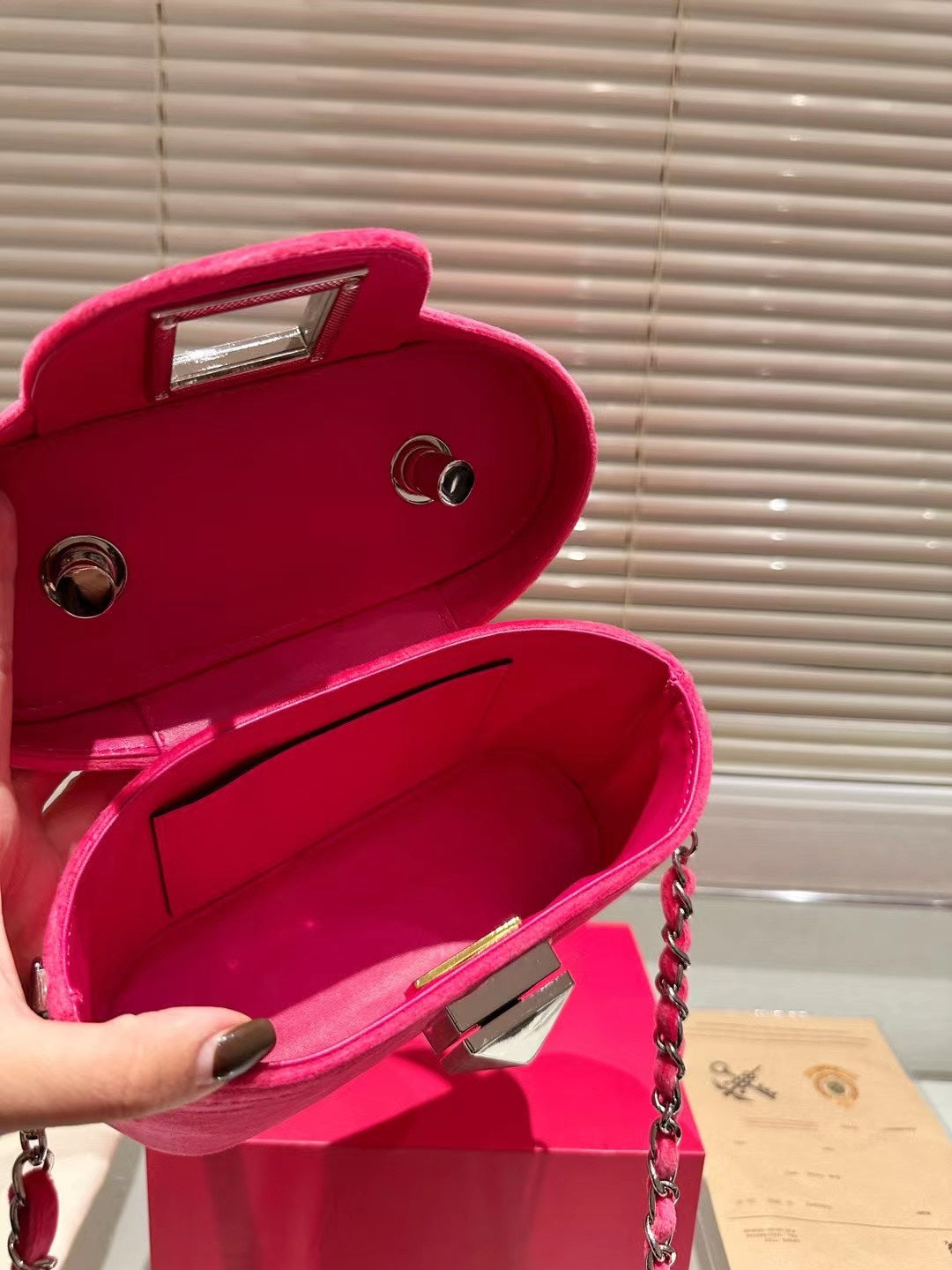 VAL* velvet bag