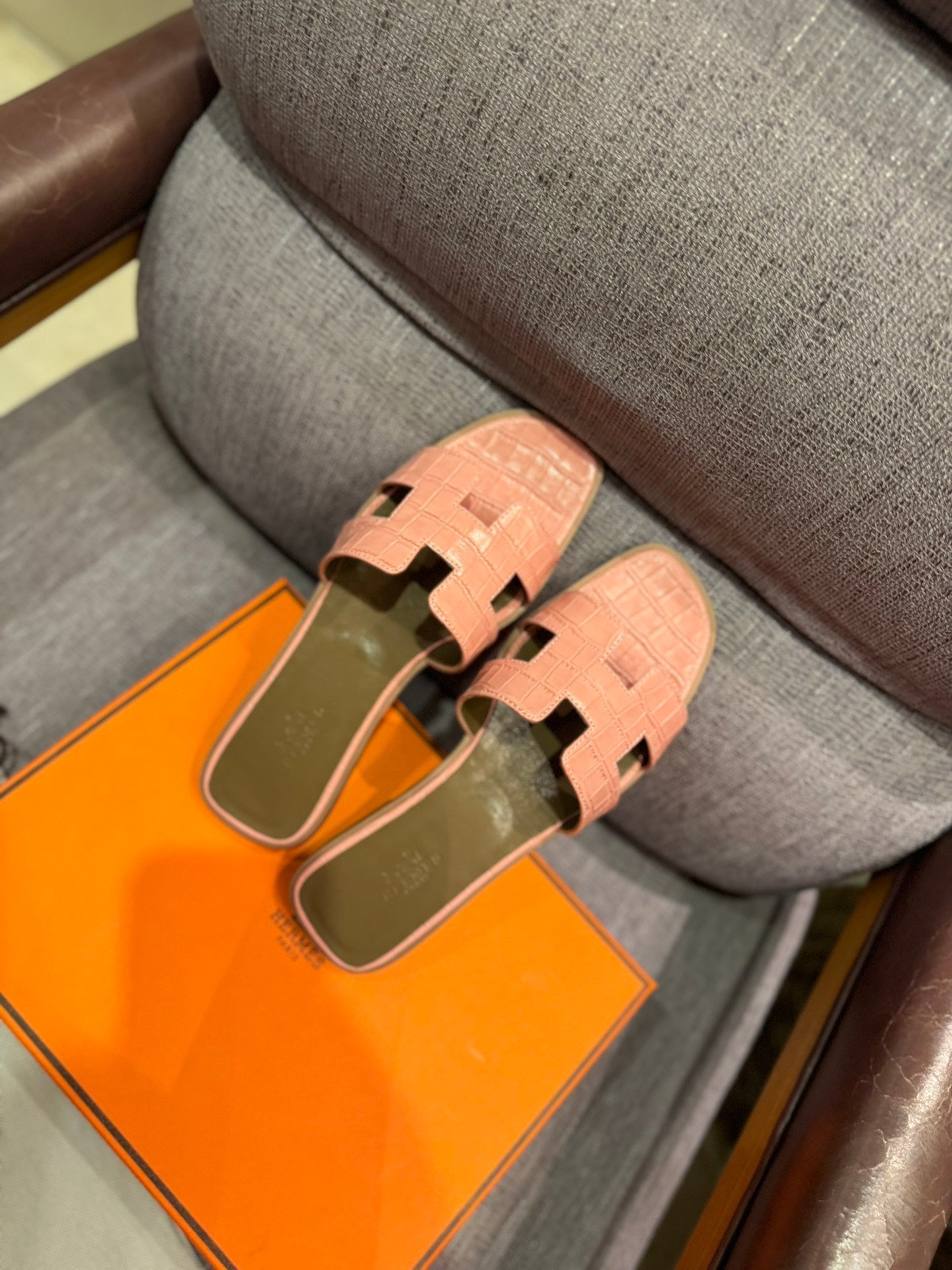 HE*24 new early spring slippers