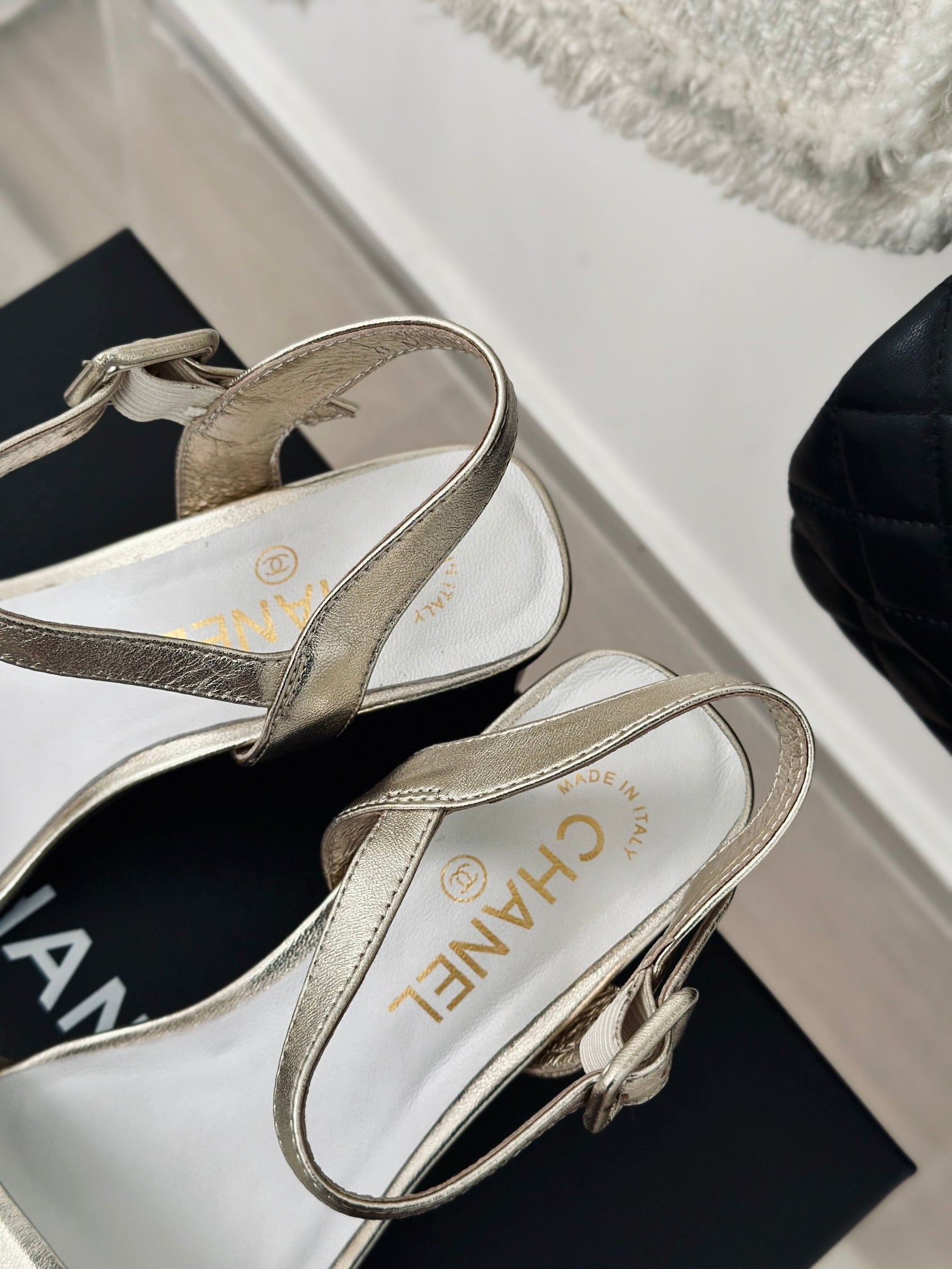 CHA* 24 new one-line strap thick heel sandals 1:1 VIP