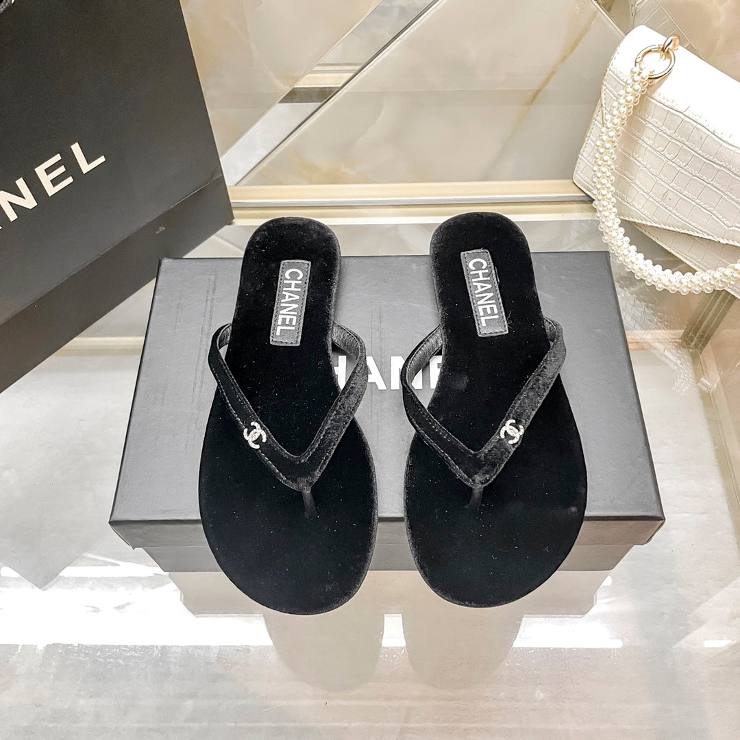 CHAN* 24 new flat slippers
