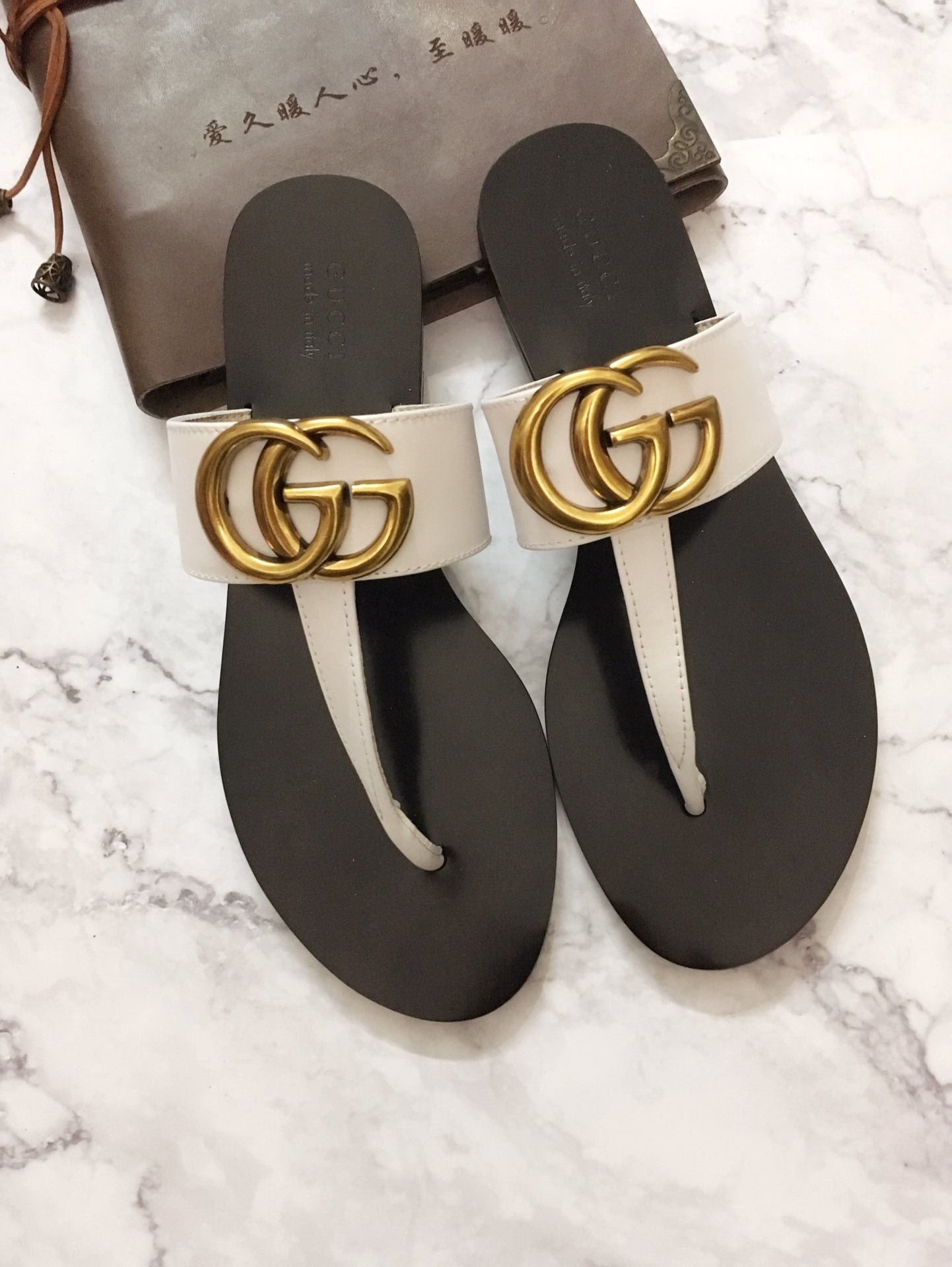GUC* classic flats