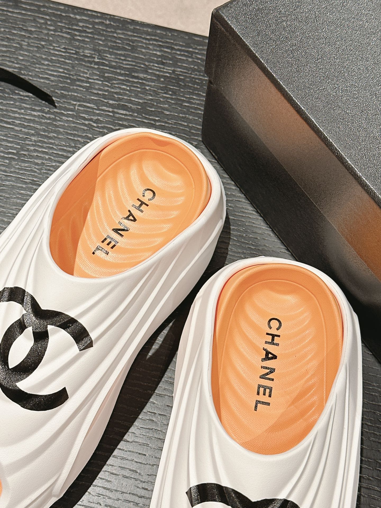 CHA* Outdoor Fish Mouth Slippers