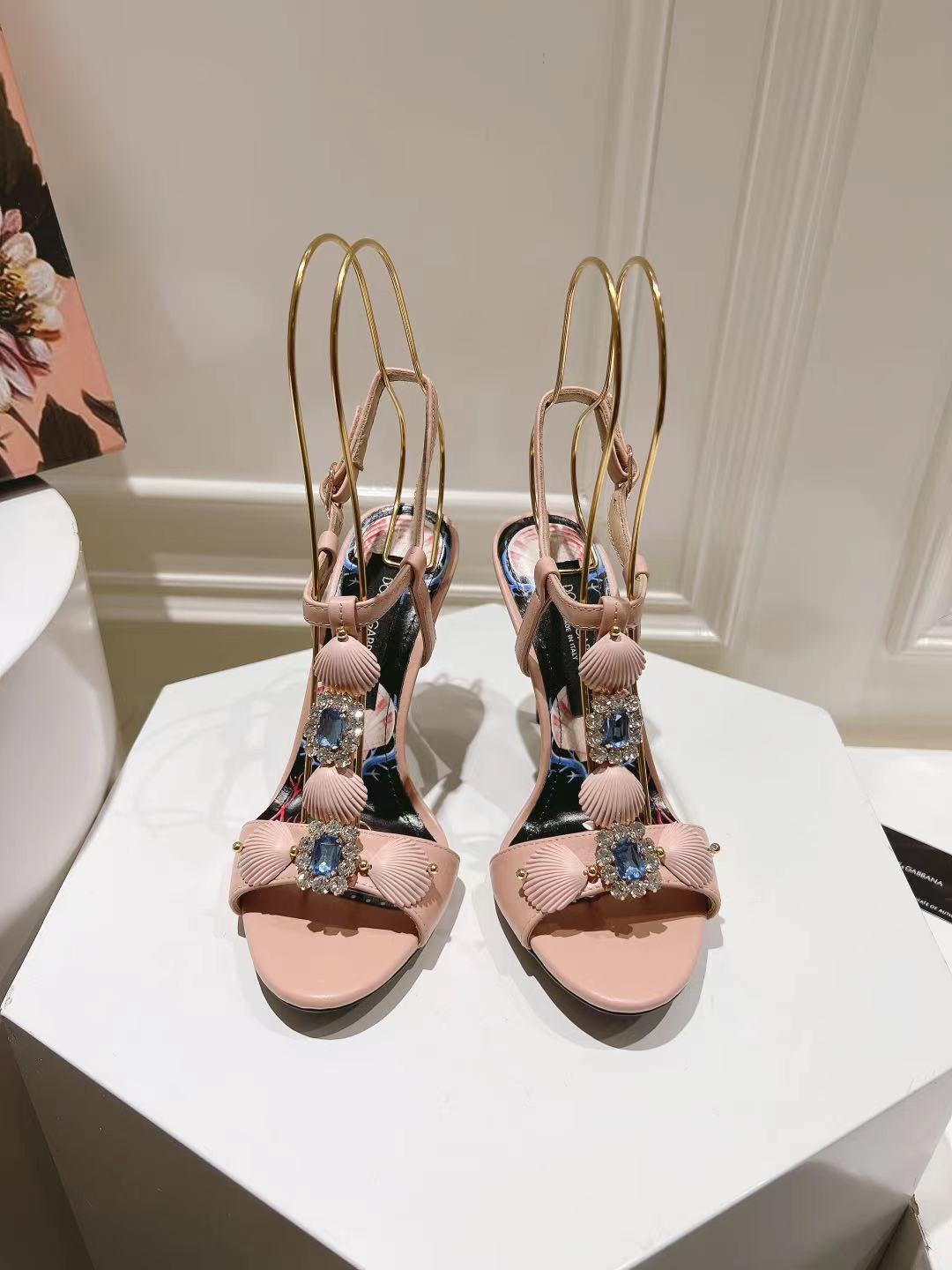 Dolc* & Gabb* 24 new high-heeled sandals