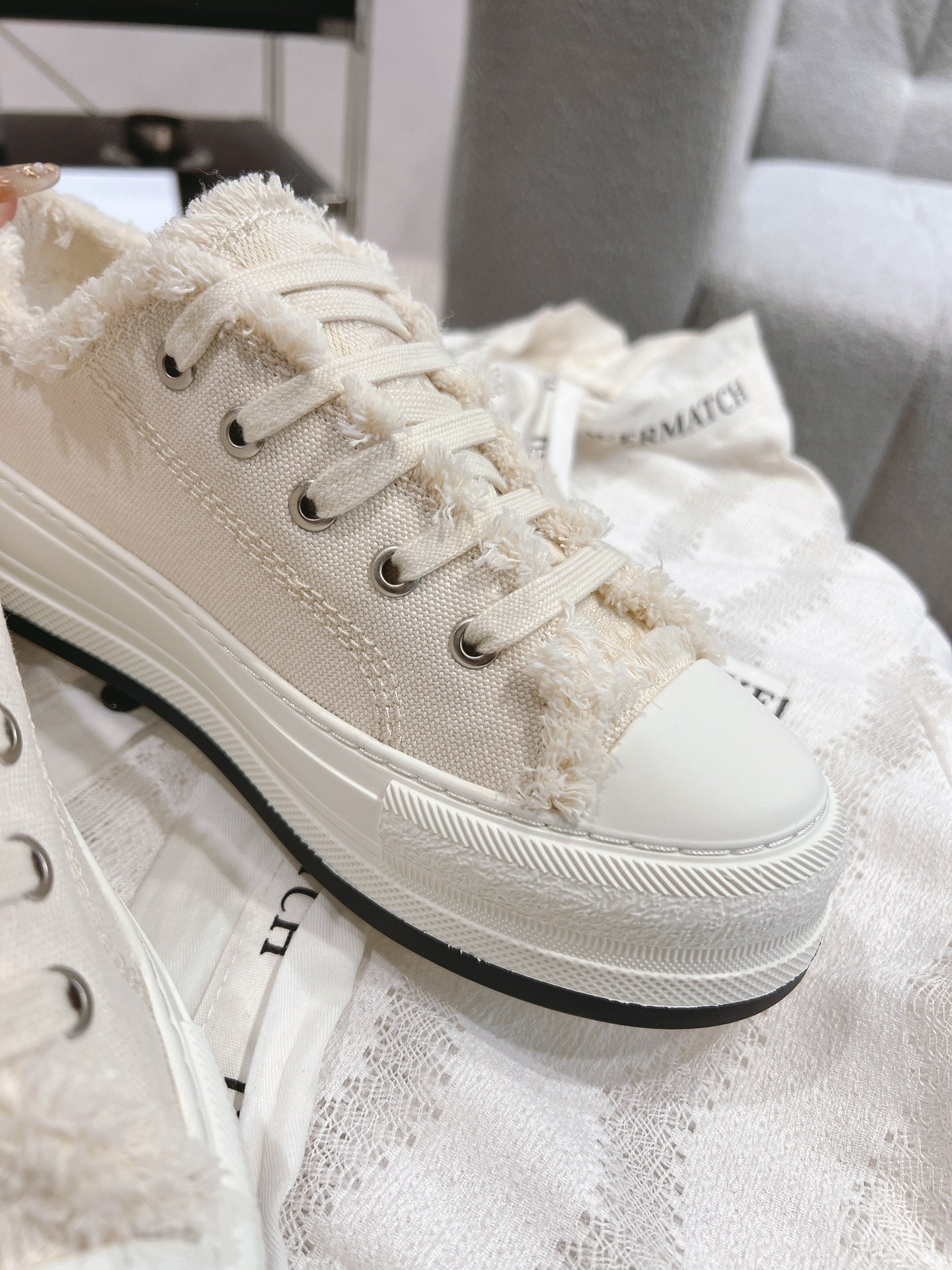 DIO* 24 New Embroidered Flowing Mustache Sneakers 1:1 VIP