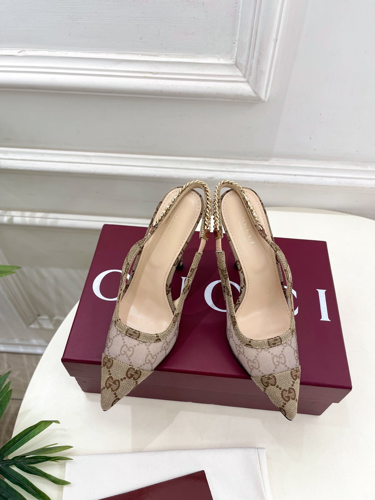 GU* 25SS pointed high heel sandals VIP