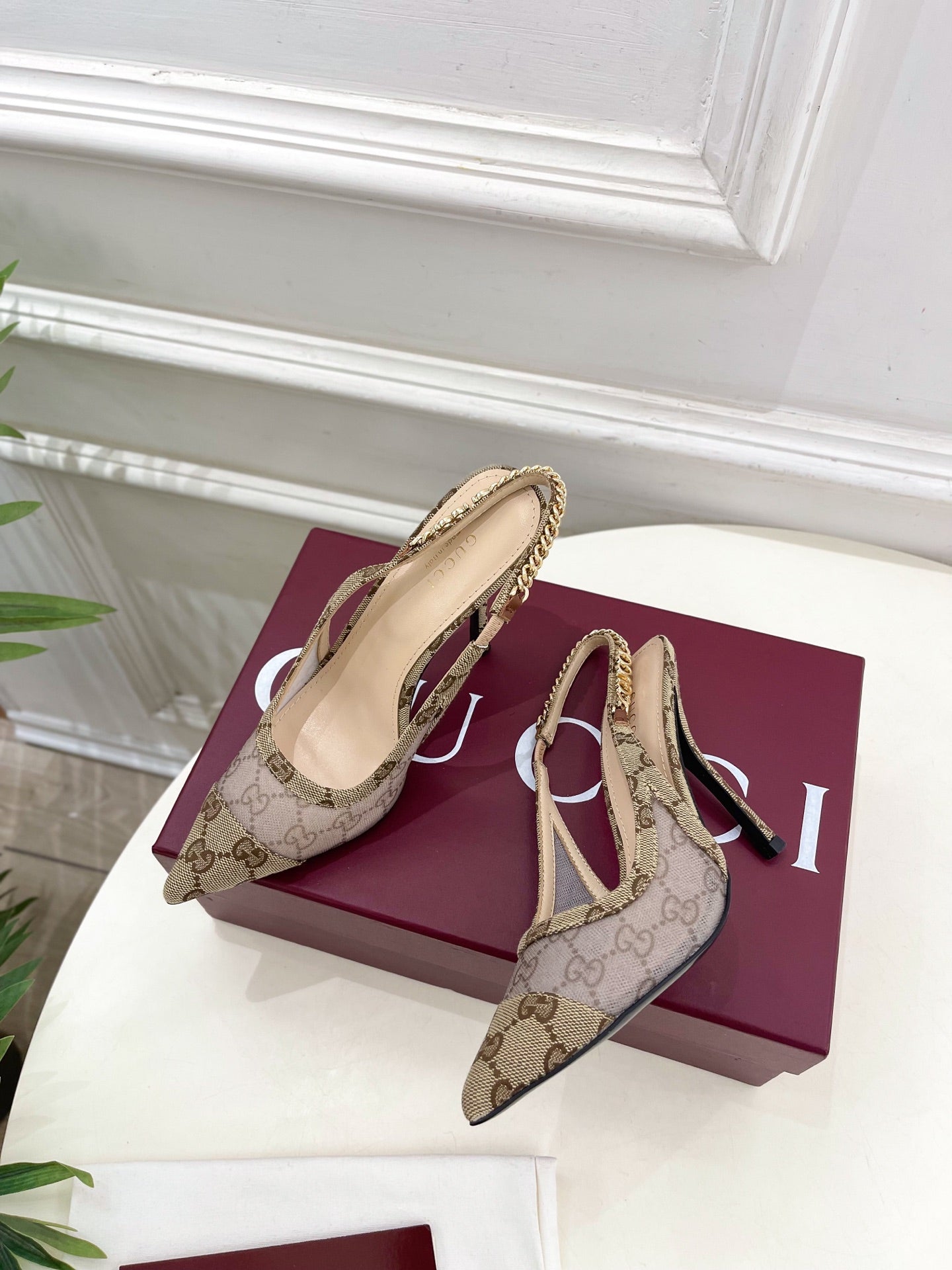 GU* 25SS pointed high heel sandals VIP