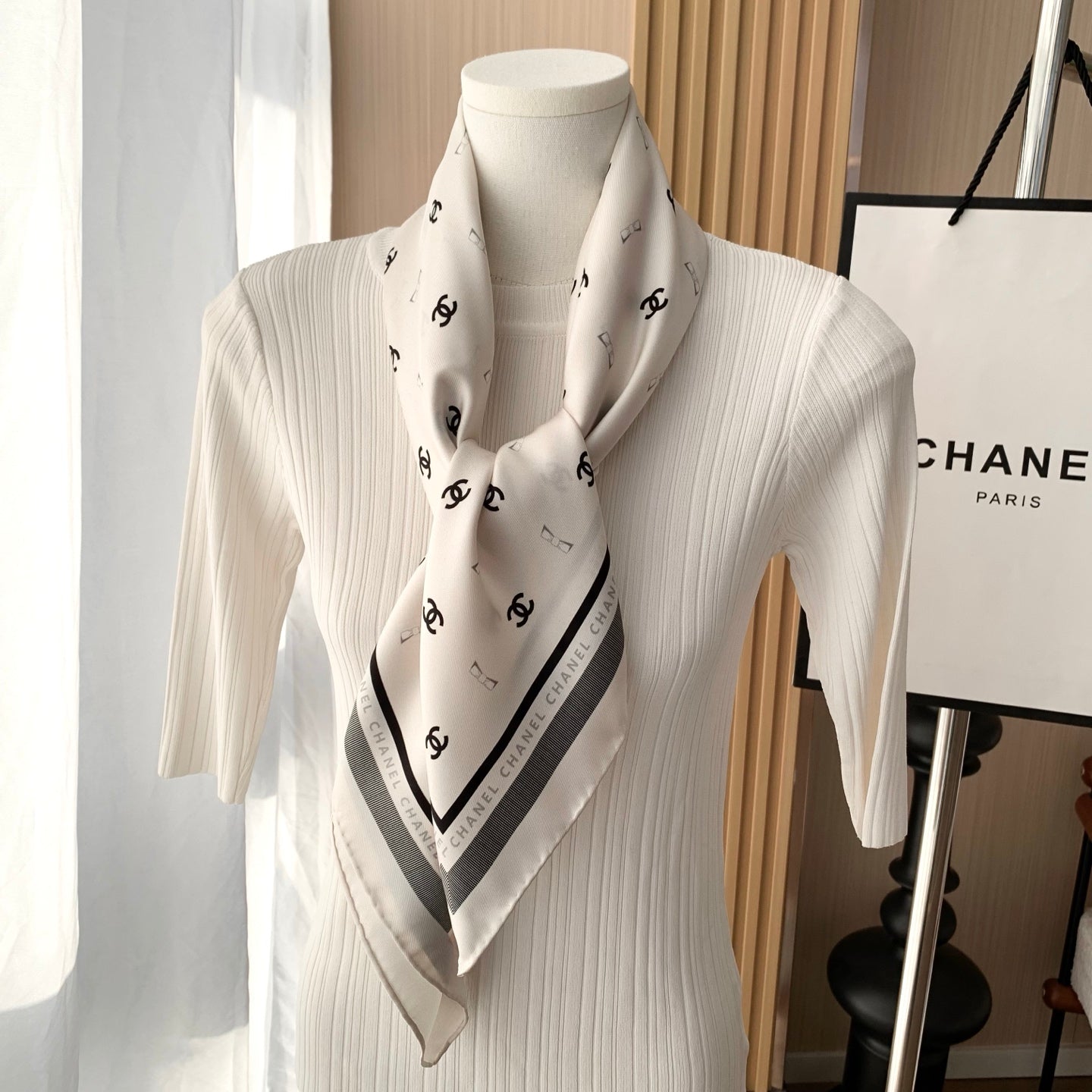 CHAN* Scarf