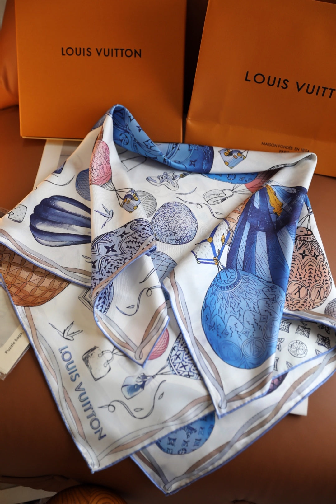 LOU* 25SS scarf
