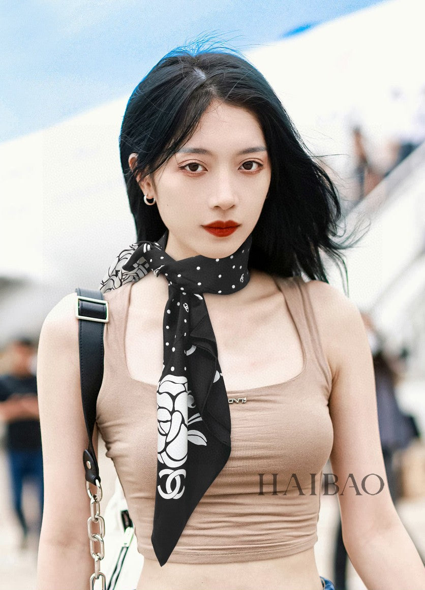 CHNA* Square scarf