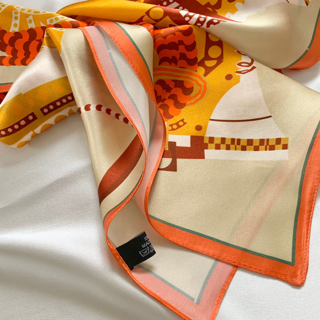 Herm* 25SS square scarf