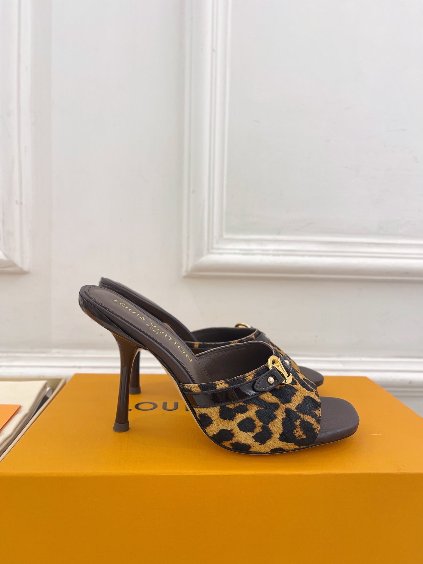 LOU* 25SS horsehair high heel slippers VIP