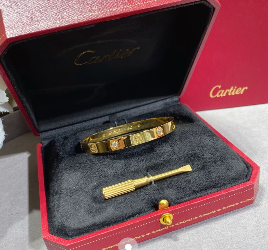 Cart* bracelet