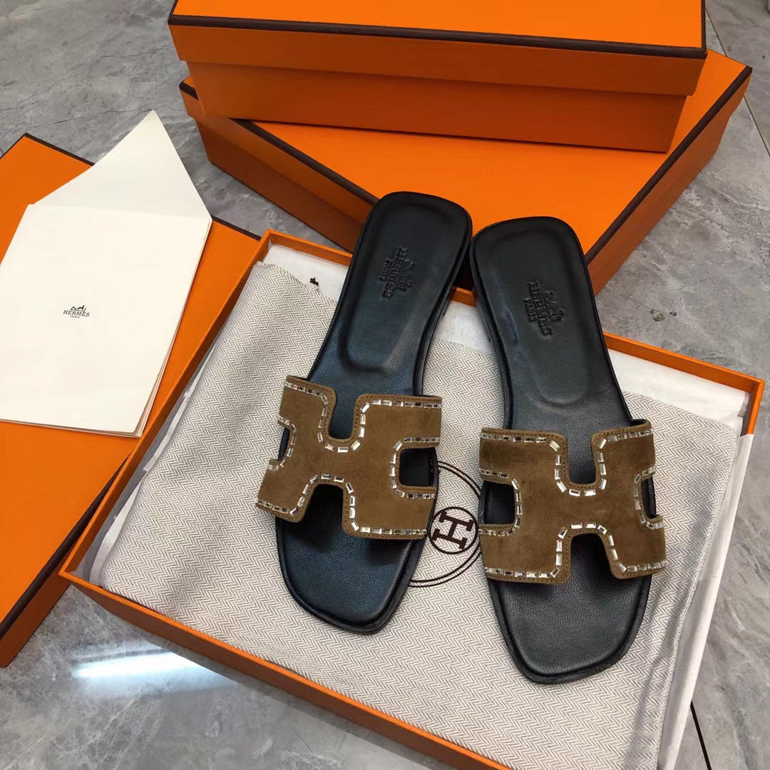 Her* 24 new slippers