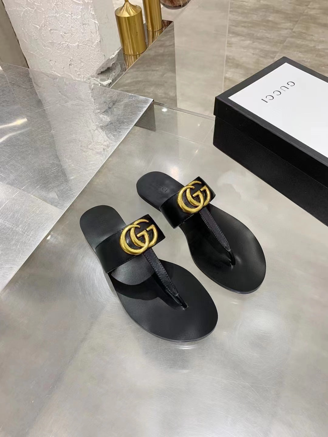GUC* classic flats