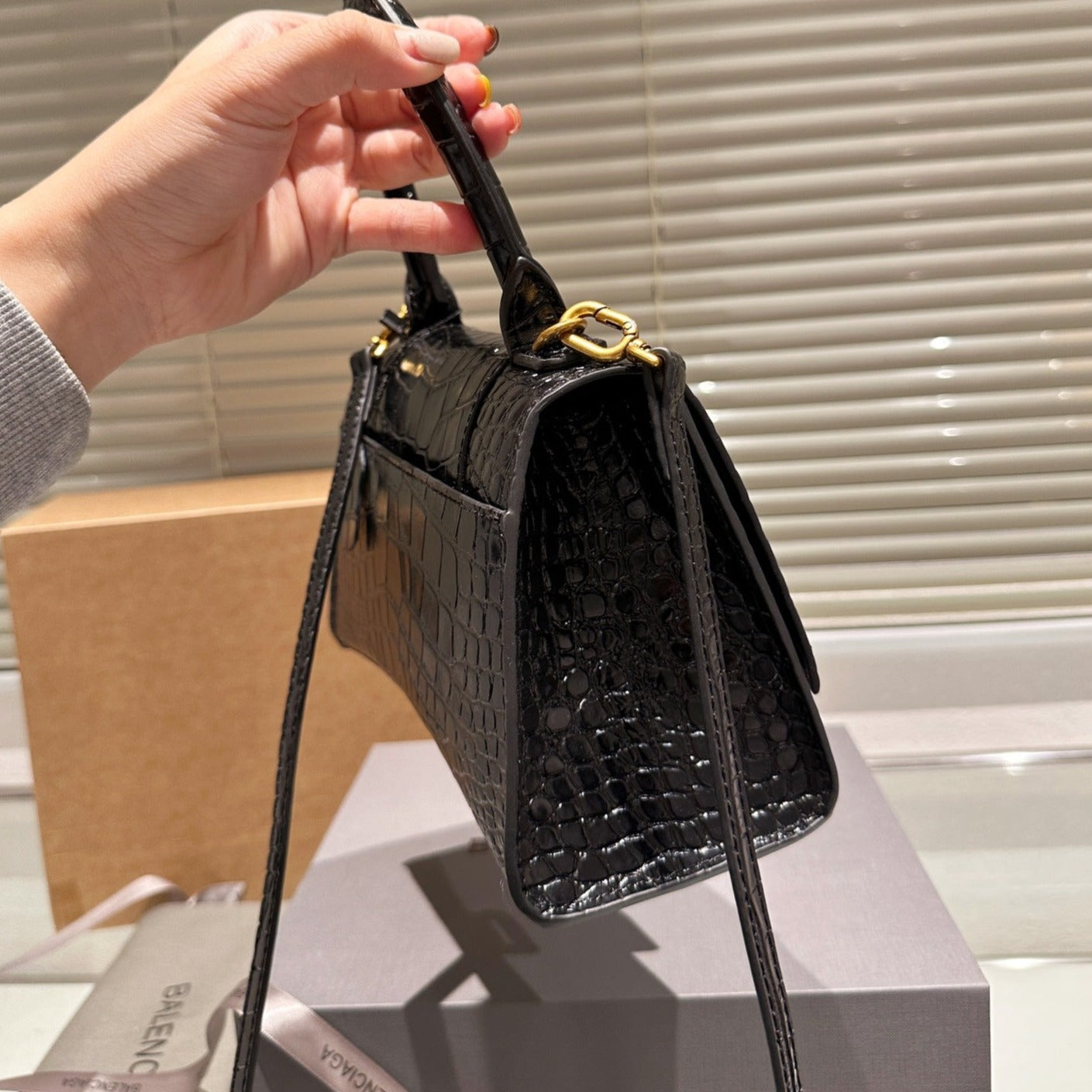 N   bag