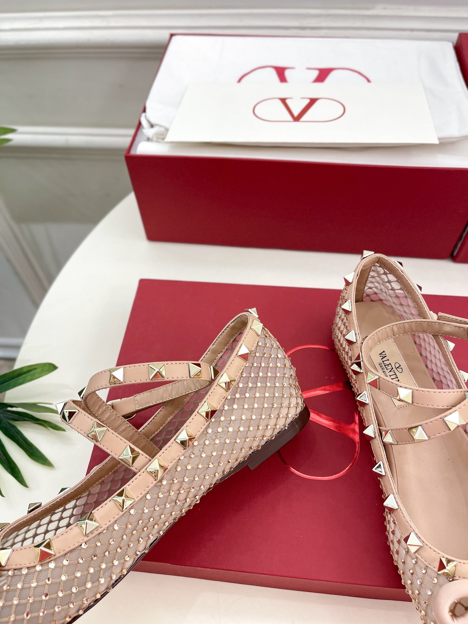 V new rivet rhinestone mesh ballet shoes VIP1：1
