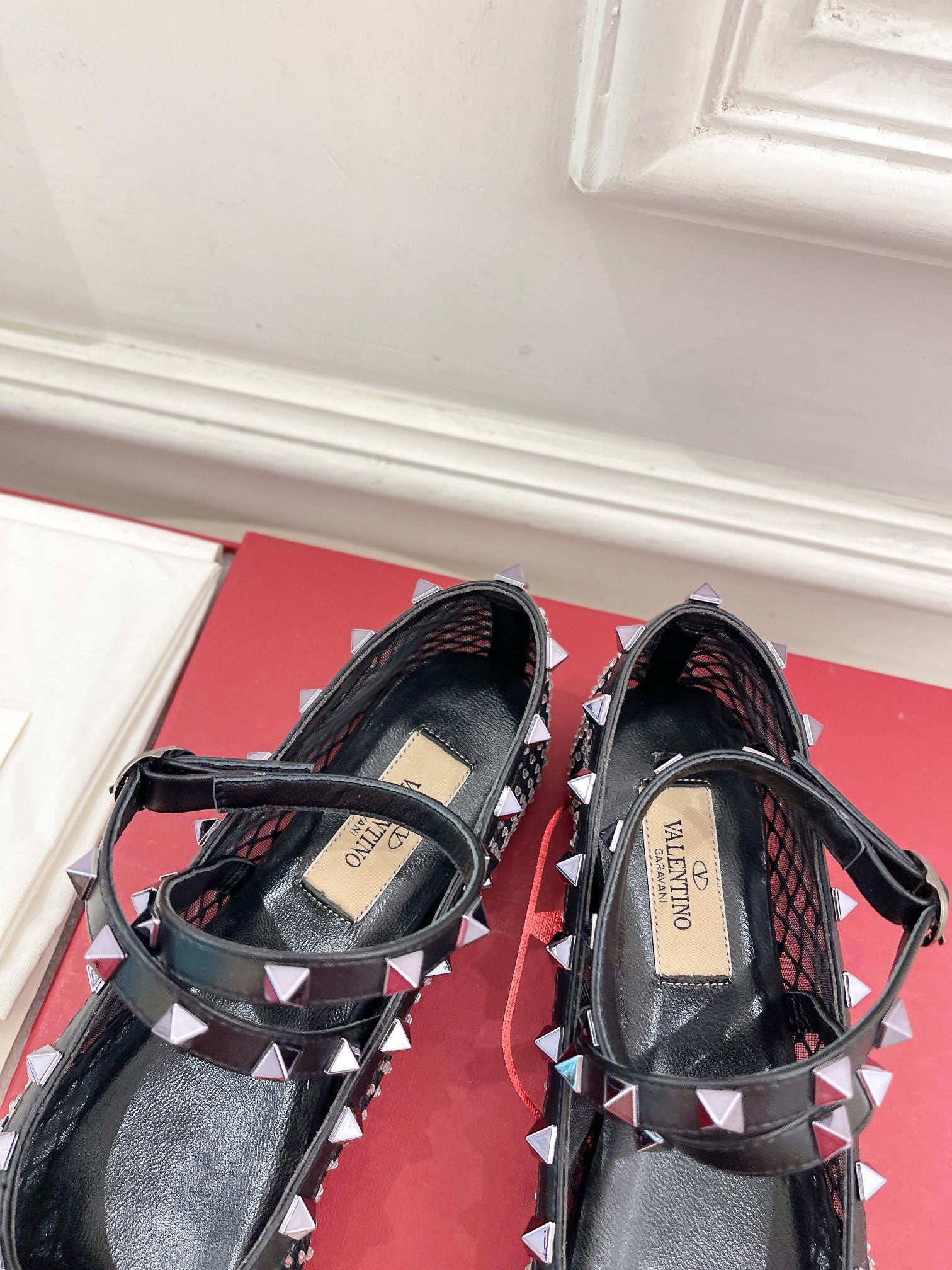 V new rivet rhinestone mesh ballet shoes VIP1：1
